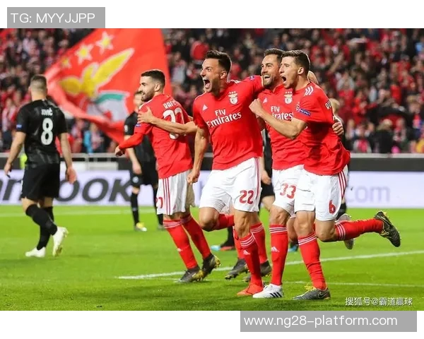 意甲激战：那不勒斯险胜本菲卡乌龙球成比赛转折点