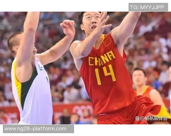 王治郅精彩盖帽瞬间姚明震撼全场篮球赛场的传奇对决