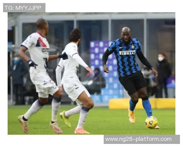 巴萨狂胜国米四球乌龙球引发全场争议与热议